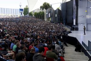 Google announces it is rolling out its new AI technology, called Google Duplex, as an experiment in coming weeks
