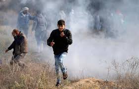 Israeli fire kills one Palestinian, wounds 170 in border protest-Gaza medics