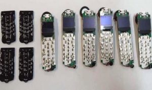 Israeli police extract SIX MOBILE PHONES from INTESTINES of man illegally crossing border