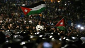 Mass protests in Jordan push out prime minister