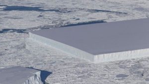 Nasa photographs rectangular iceberg; Does this also correlate with rectangular clouds?