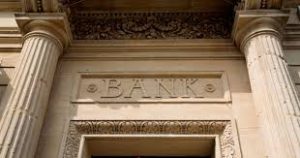 U.S. Federal Reserve unveils proposal to ease regulations for larger banks
