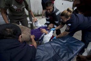 Migrants defy threats, prepare to cross into Mexico to head to US