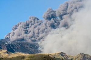 Panic as earthquake at Mount Etna’s eruption jolts Sicily
