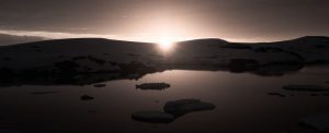 An Antarctic Ice Shelf Is Being Shaken by Thousands of ‘Ice Quakes’, But Only at Night