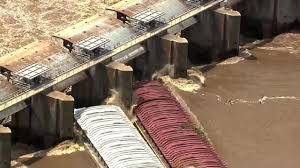 Runaway Barges Crash Into Lock & Dam On Flooded Arkansas River in Oklahoma; Webber Falls Evacuated