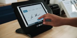 Cashless stores are the hot new thing. Now politicians are stepping in