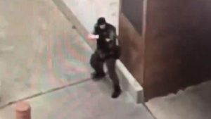 Alleged Dallas gunman Brian Isaack Clyde opens fire outside federal courthouse, dies in gun battle
