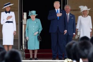 Trump meets Queen Elizabeth to kick off UK state visit