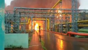 Multiple casualties after massive blaze breaks out at oil refinery outside Mumbai, India