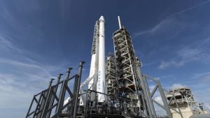 SpaceX Falcon 9 sends 60 communication satellites into space