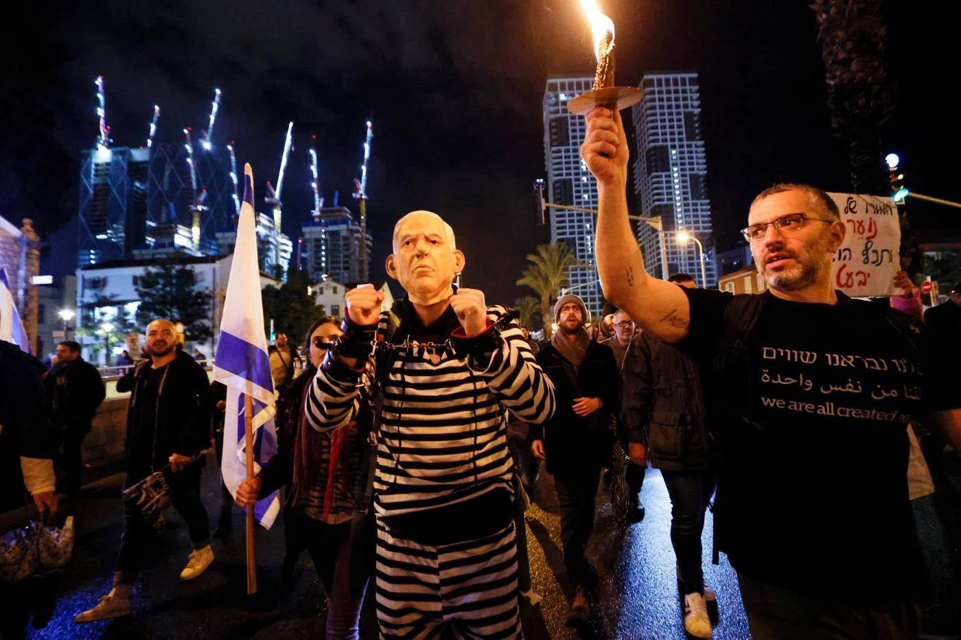 Israel: Tens of thousands protest government in Tel Aviv
