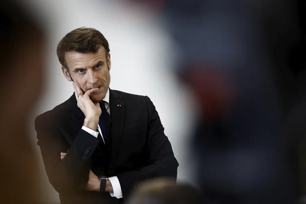 Dictatorship: Macron shuns parliament to enact French retirement bill