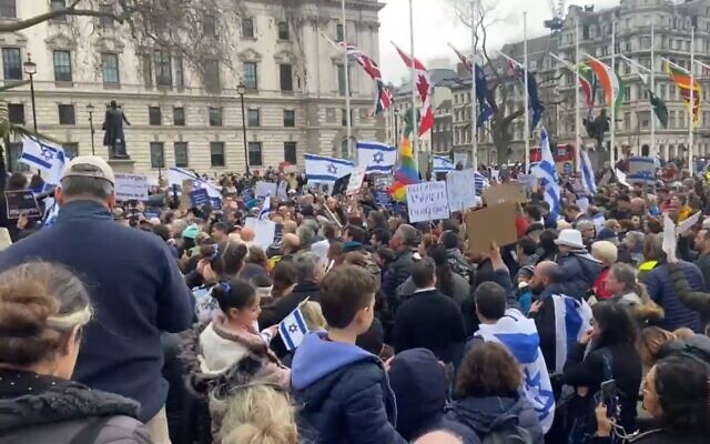 Hundreds demonstrate in New York, London against Israeli judicial shakeup plan