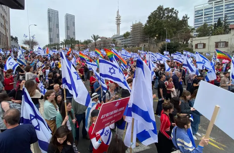 Israel: Thousands participate in Israeli ‘Day of Paralysis’