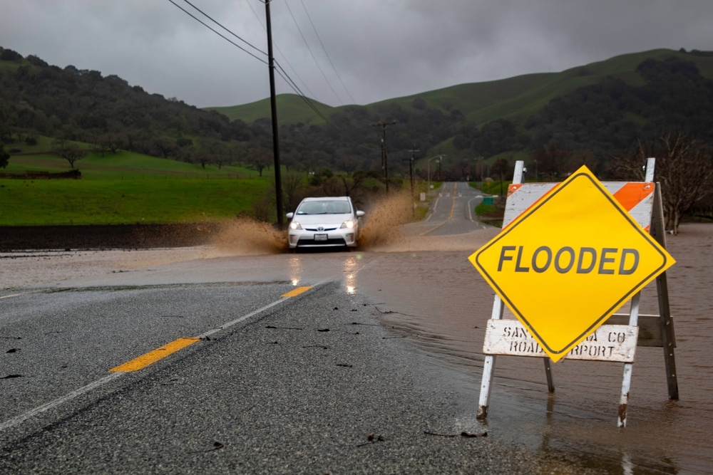 DANGER: California Flooding And Power Outages Could Be Catastrophic!