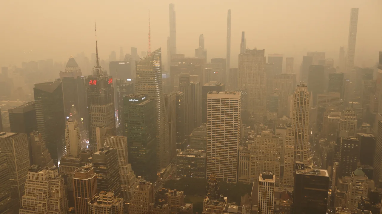 Apocalyptic: Hazardous Air Conditions Continue On East Coast