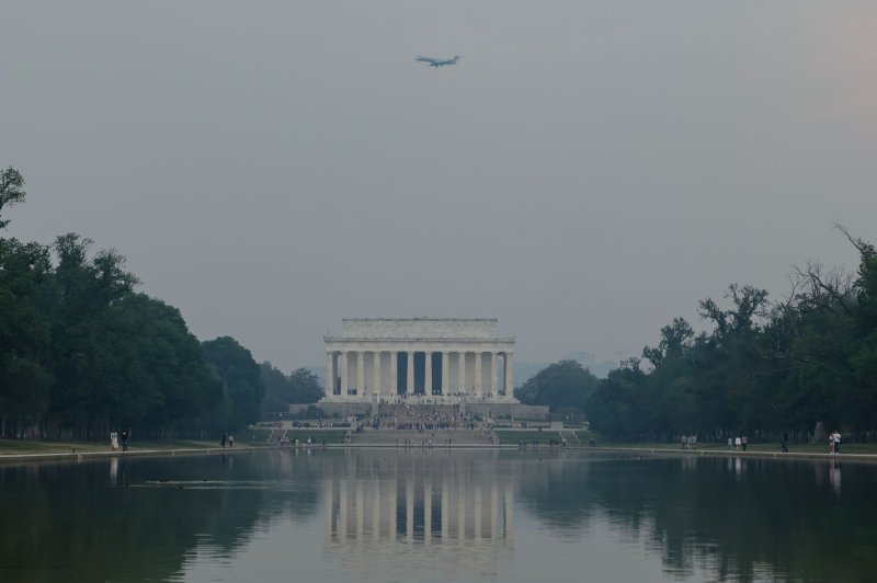 Canadian wildfire smog still choking areas of U.S. but expected to diminish