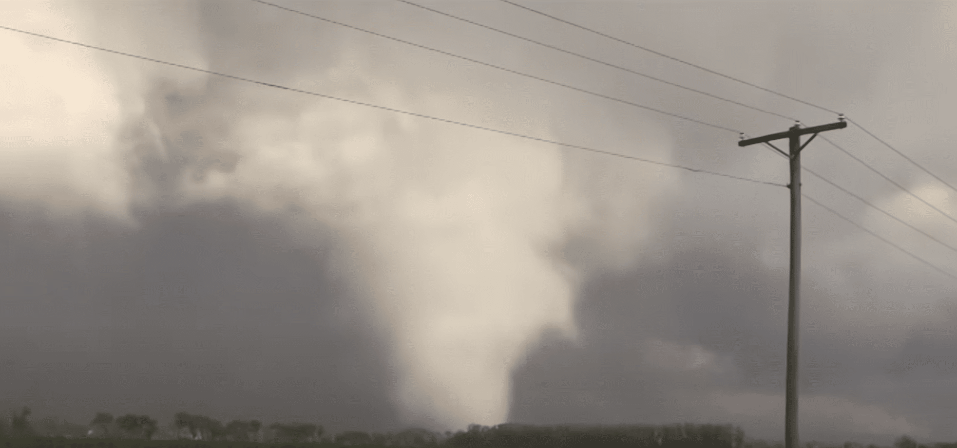 Tornadoes Ravage Chicago Area Leaving Thousands Without Power – No AC!