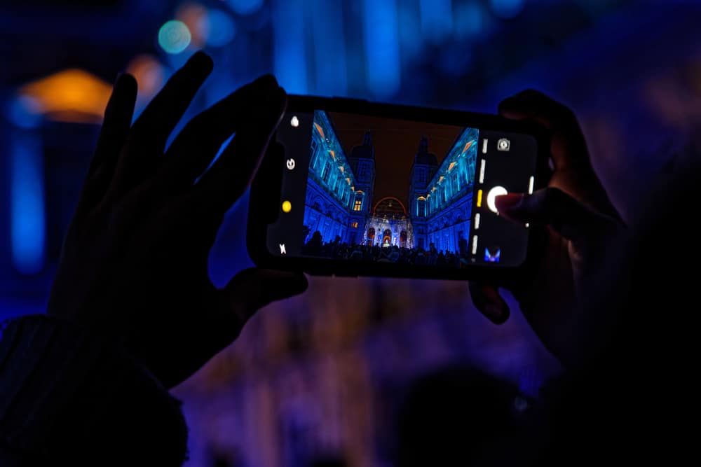 French Assembly passes bill allowing police to remotely activate phone cameras and microphones for surveillance