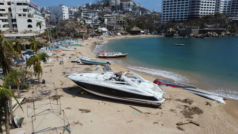 Mexico throws troops, aid into Acapulco as hurricane death toll rises