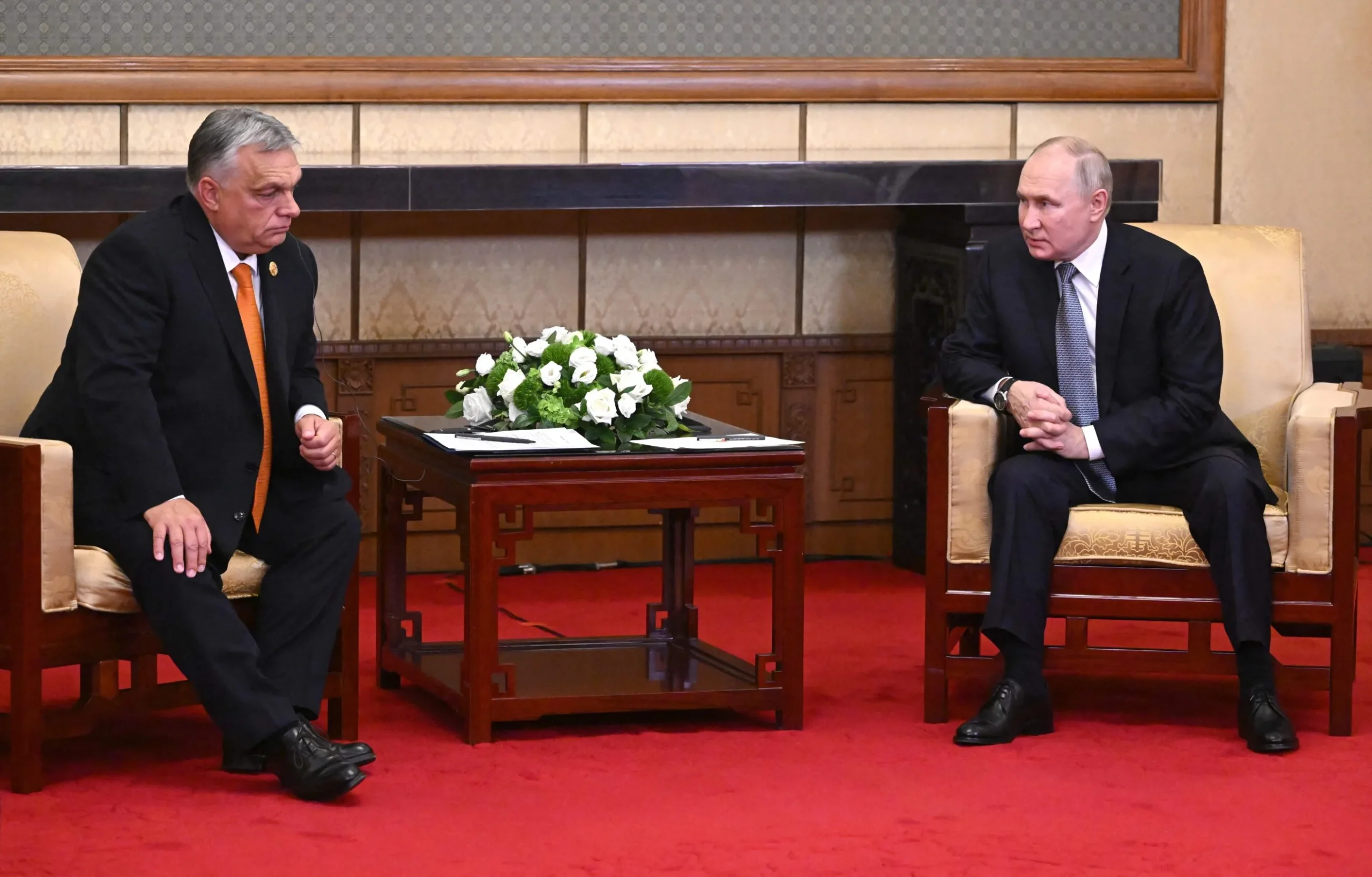 Putin’s buddy Orbán pushes EU to the brink over Ukraine