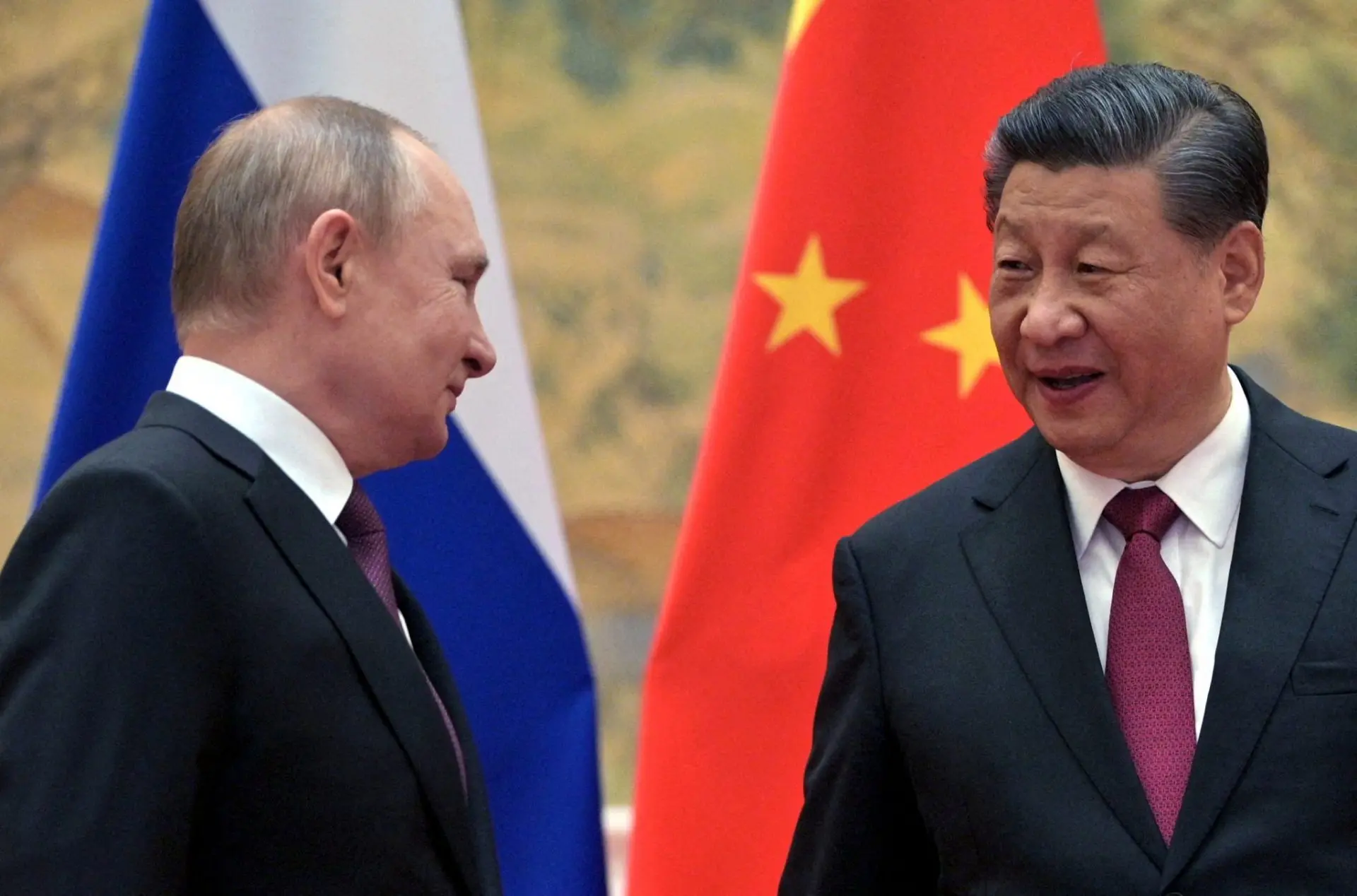 BRICS: Russia And China Completely Ditch US Dollar for Trade