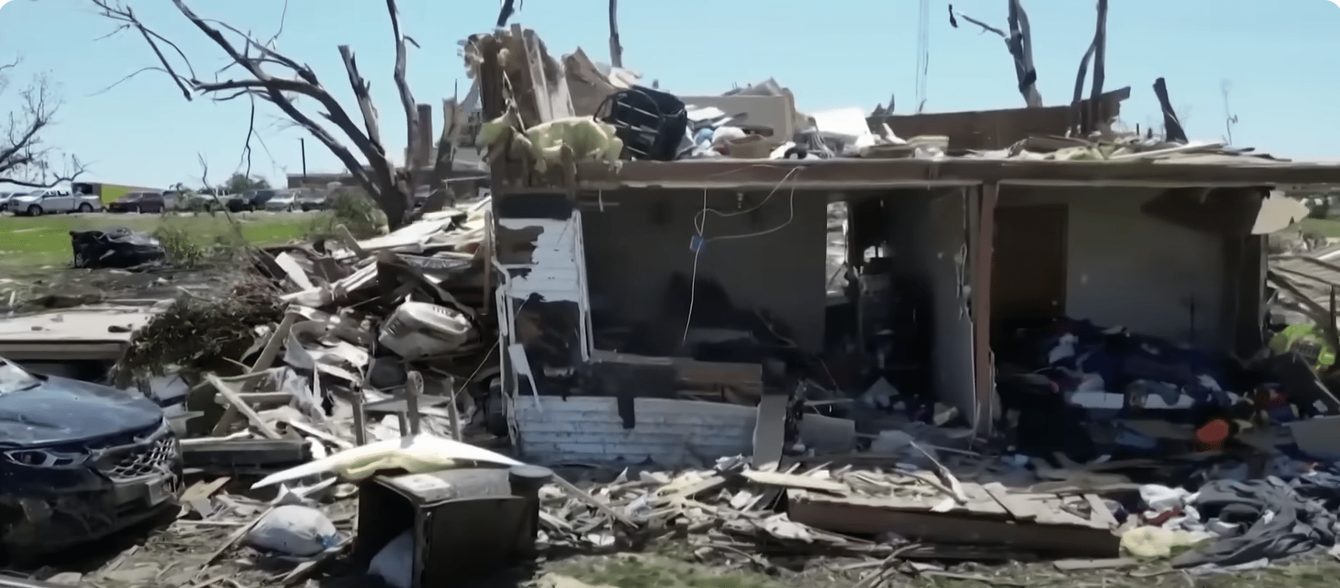 Violent weather sweeps through Texas, Oklahoma and Arkansas leaving at least 8 dead