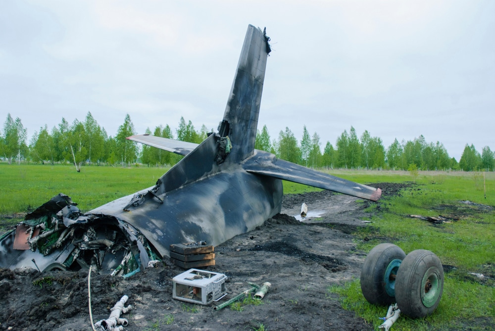 HORROR: Plane drops 17,000 feet in the sky in less than one minute, killing all 61 on board