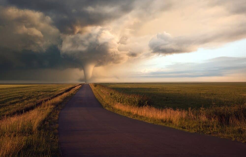 Tornado outbreak kills 2 in Tennessee, injures dozens in Mississippi Valley