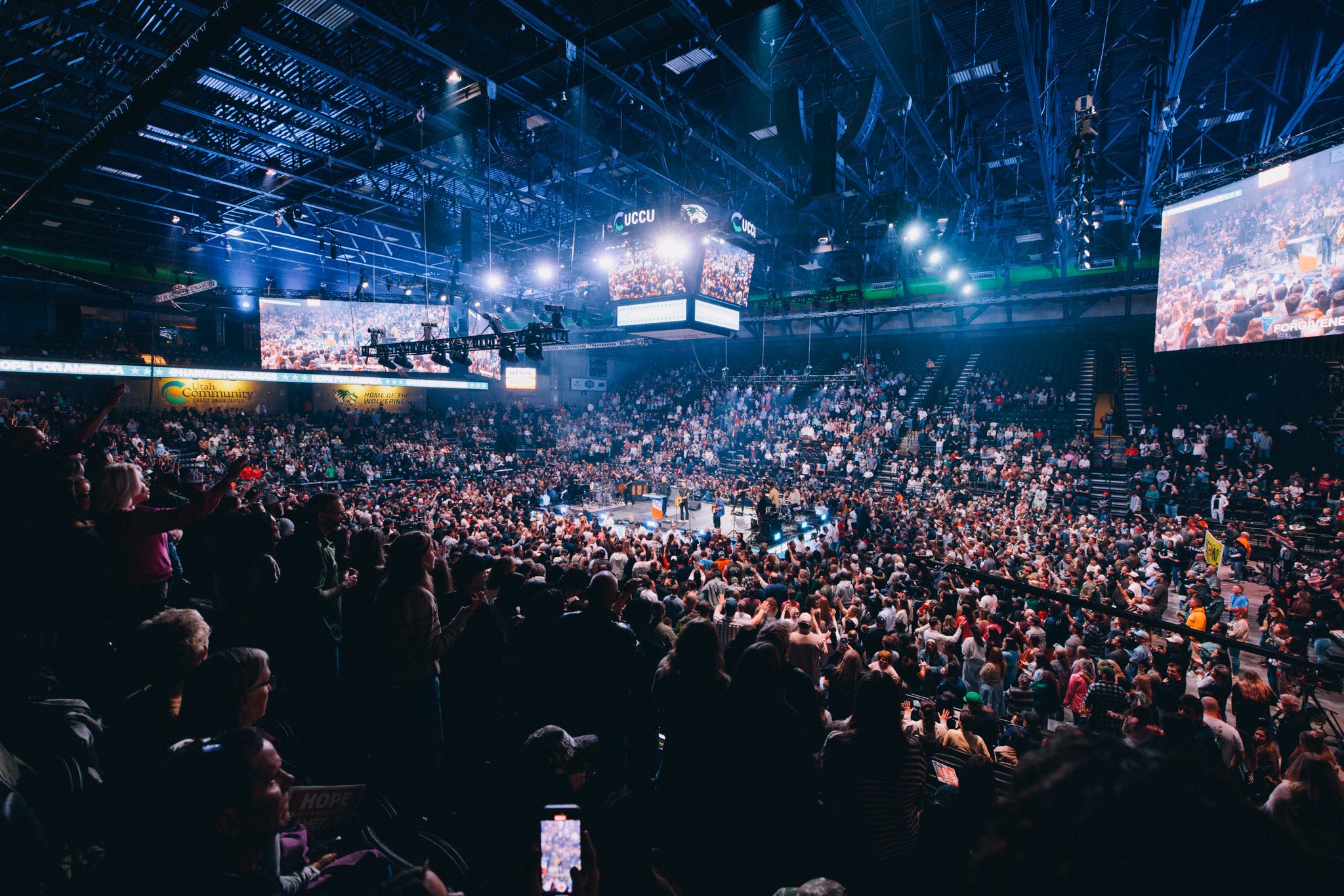 Hundreds flood the altar to choose Christ in outreach at site of Charlie Kirk murder