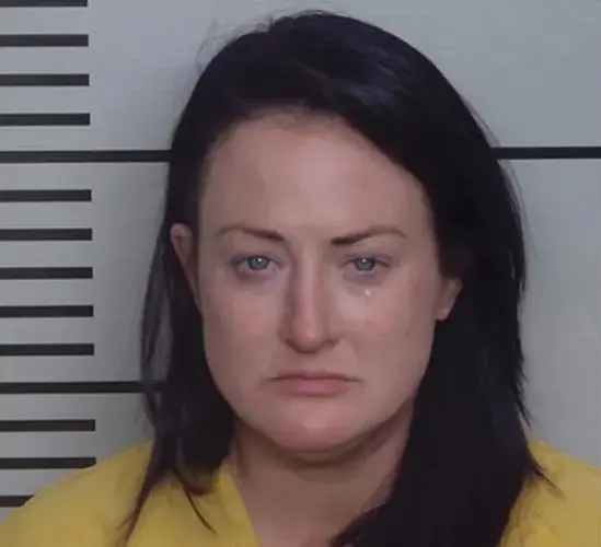 Kentucky teacher sent se**al messages to 5th grade student, arrested while driving to child’s house